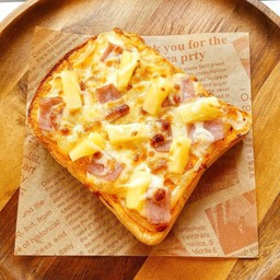 โทส์ต-ฮาวายเอี้ยน