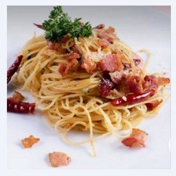 🍝สปาเก็ตตี้พริกแห้งเบคอน🍝