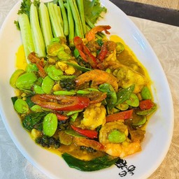 ผัดเผ็ดสะตอกุ้ง