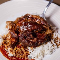 เนื้ออบเสฉวนราดข้าว