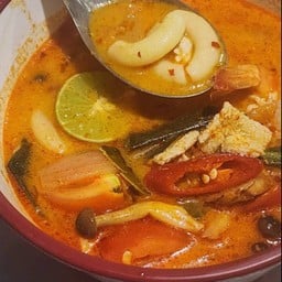 มักโรนีต้มยำ