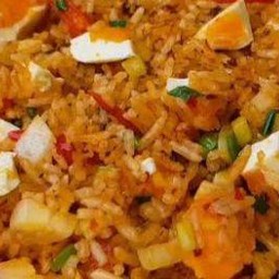 ข้าวผัดน้ำพริกเผาไข่เค็ม ฟรีน้ำซุป