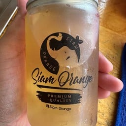 ร้านผลไม้ปั่นบุฟเฟต์ ท้ายตลาดโต้รุ่ง