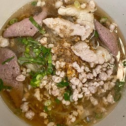 ก๋วยเตี๋ยวหมูน้ำใส