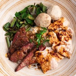 หมูตุ๋น แห้ง เตี๋ยว