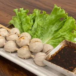 ลูกชิ้น ปิ้ง  หมู