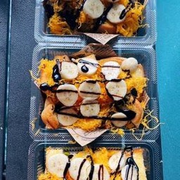 ปังปิ้งฝอยทองกล้วยราดช็อค