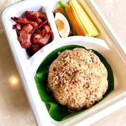 ข้าวผัดน้ำพริกลงเรือ+แหนมซี่โครงหมู