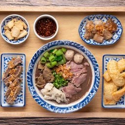 ชุดก๋วยเตี๋ยว เนื้อ แห้ง