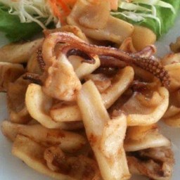 ปลาหมึกแดดเดียวทอด