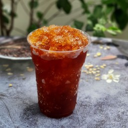 ชาดำเย็น แก้ว 16 oz (น้ำแข็งที่ใส่เป็นแบบเกล็ดหิมะ)