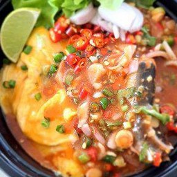 ข้าวไข่ข้น ยำปลากระป๋อง