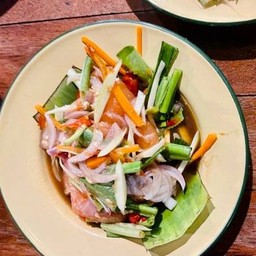 ยำแซลมอน