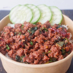 ข้าวกะเพราคั่วเนื้อสับ