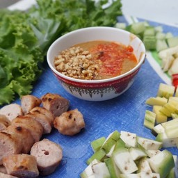 แหนมเนือง