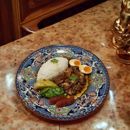ข้าวคากิล้วนกุนเชียงไข่ยางมะตูม