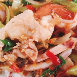 ข้าวกะเพรารวมมิตร