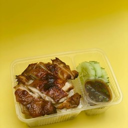 ข้าวไก่ย่างน้ำจิ้มแจ่ว