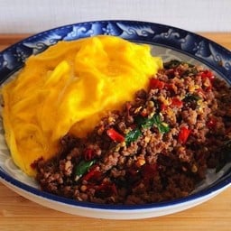 ข้าว&กะเพราเนื้อไข่ข้น