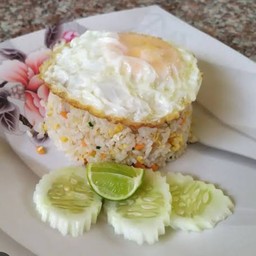ข้าวผัดไก่ ไข่ดาว