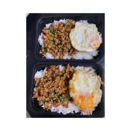ลูกชิ้นทอดน้องนธีร์ &วาฟเฟิลมินิ