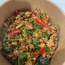 กะเพราหมู /ไก่  ไม่มีผัก ไม่มีน้ำปลา