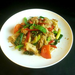 เส้นใหญ่ผัดขี้เหมา