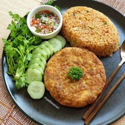 ข้าวผัดพริกแกง+ไข่เจียวหมูสับ2ฟอง