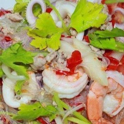 ยำวุ้นเส้นทะเล