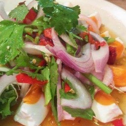 ยำไข่เค็ม