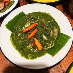 ยำไข่ผำ