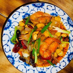 กุ้งผัดเม็ดมะม่วง