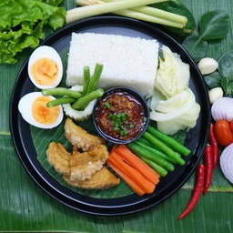 เซ็ต น้ำพริกอ่อง แคปหมู ไข่ต้ม