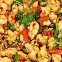 ตามสั่ง-ข้าวราด-ผัดกระเพรา