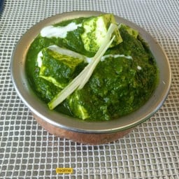 Palak paneer