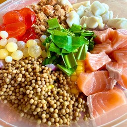 ยำรวมไข่+แซลม่อน+ไข่เยี่ยวม้า