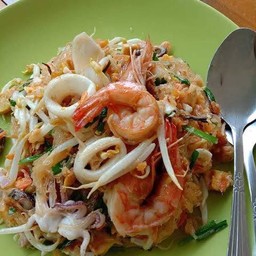 ผัดไทยวุ้นเส้นทะเล