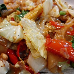 ก๋วยเตี๋ยวผัดขี้เมาทะเล