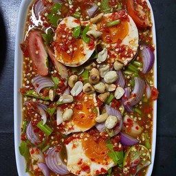 ยำไข่เค็ม