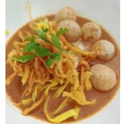 ข้าวซอยลูกชิ้นเนื้อ