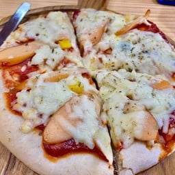 พิซซ่าไส้กรอกไก่