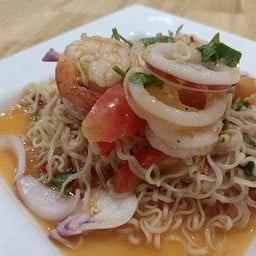 ยำมาม่าทะเล.