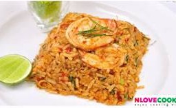 ข้าวผัดน้ำพริกเผา