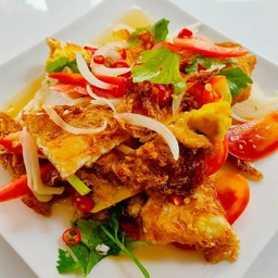 ยำไข่ดาว รสเเซ่บนัวๆ (ไข่ดาว 3 ฟอง)