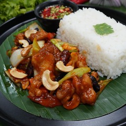 ข้าวไก่ผัดเม็ดมะม่วง