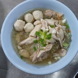 ก๋วยเตี๋ยวไก่น้ำใส(พิเศษ)