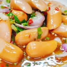 ยำใส้กรอก