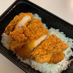 ข้าวอกไก่ทอดกรอบ