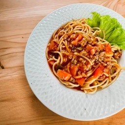 สปาเก็ตตี้ซอสมะเขือเทศหมูสับ