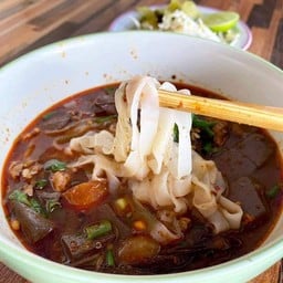 ก๊วยเตี๊ยวน้ำเงี้ยว